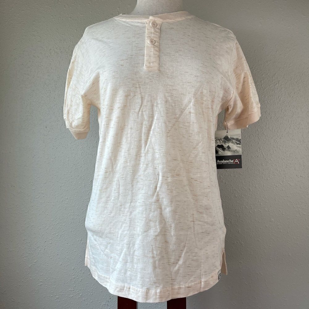 NWT Avalanche Men’s Tee Size L